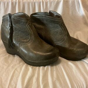 Dansko Gray Leather Western